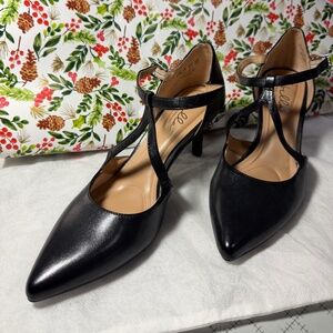 NEVER USED Abella True Comfort Black Leather Seneca Strappy Heels wo BOX 8.5M
